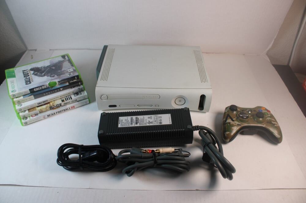 Microsoft Xbox 360 60gb White Console bundle tested works great